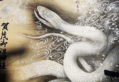 La Dea Serpente di Bianco Cristallo